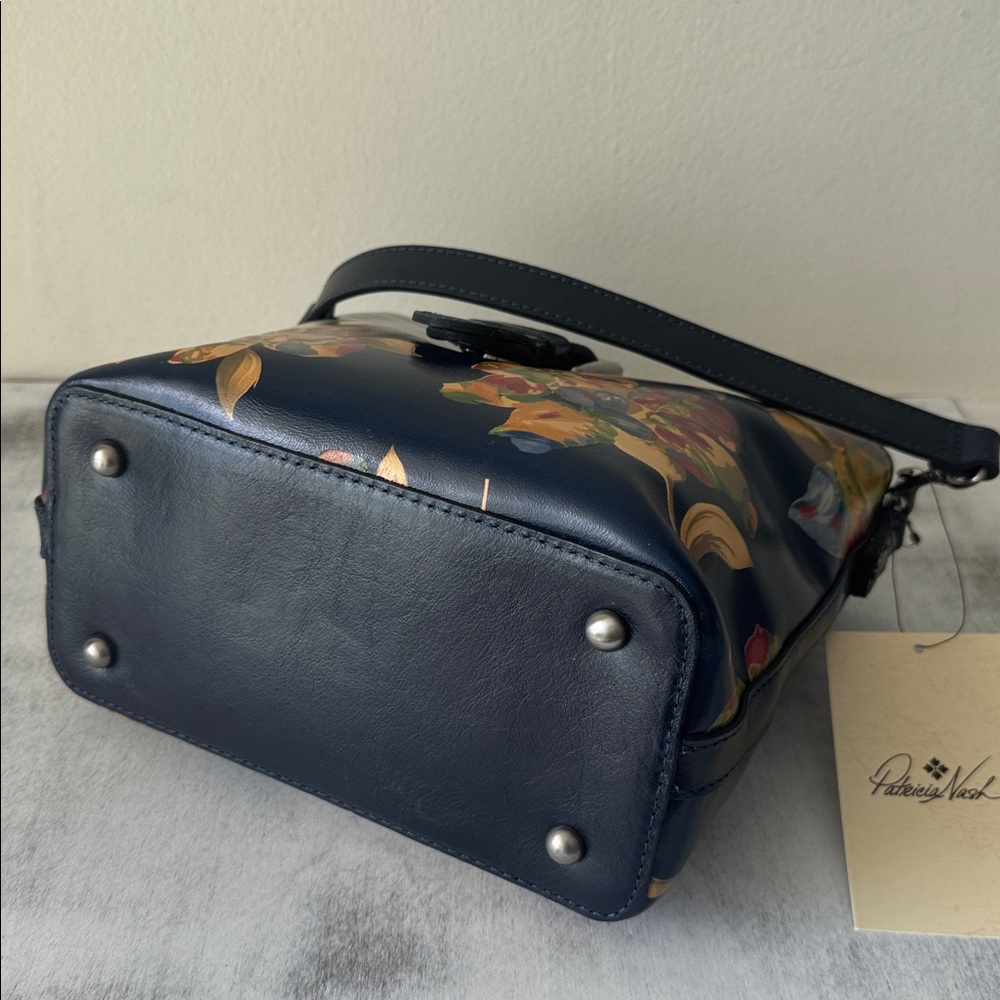 Patricia Nash Irving Bucket Crossbody Bag Distress Le Fleur Leather Black Blue - Picture 10 of 13